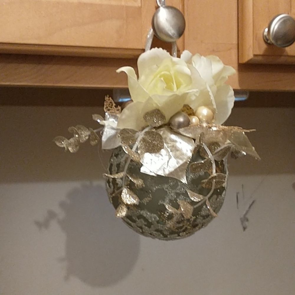 Set of Handmade Ornaments! - Picture 14 of 14